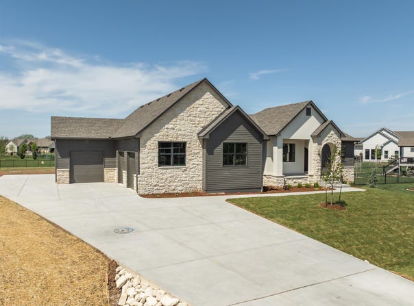 2013 N Clearstone St, Goddard, KS 67052-8661