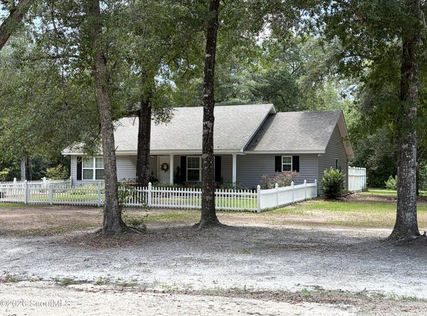 325 Creekview Drive, Hortense, GA 31543
