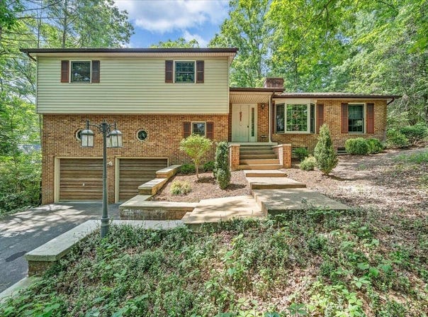 902 White Oak Dr, Covington, VA 24426