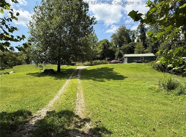 458 Pine Grove Chapel Road, Leon, WV 25123