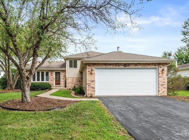 1702 Pebble Beach Drive, Plainfield, IL 60586