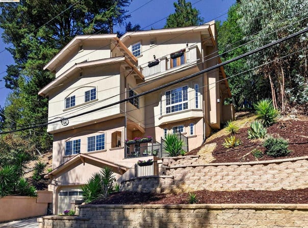 6700 Moore Dr, Oakland, CA 94611
