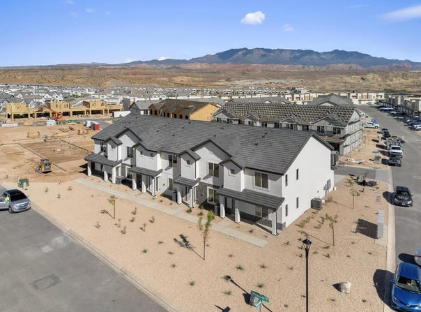 2207 S Tower Bridge DR, Washington, UT 84780