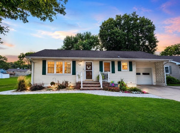 435 7TH AVE SE, LeMars, IA 51031