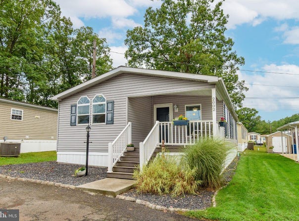 2002 PERILLI Drive, TELFORD, PA 18969