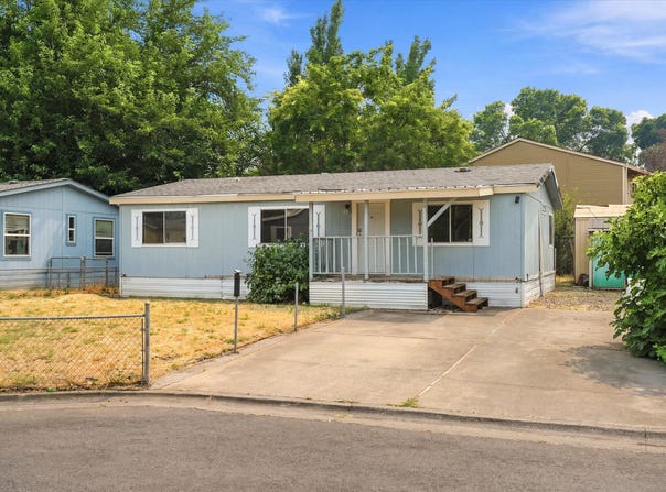 222 Meadow Lane, Eagle Point, OR 97524