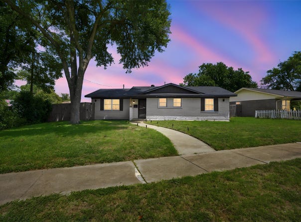 222 Rockaway Drive, Duncanville, TX 75116
