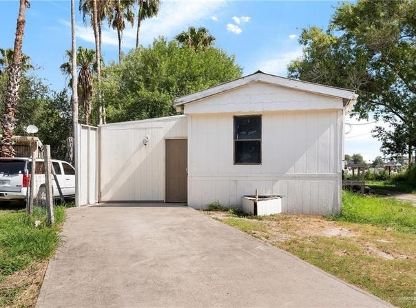 403 Illinois Circle, La Feria, TX 78559