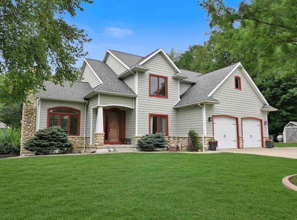 12435 N 300 E, Syracuse, IN 46567