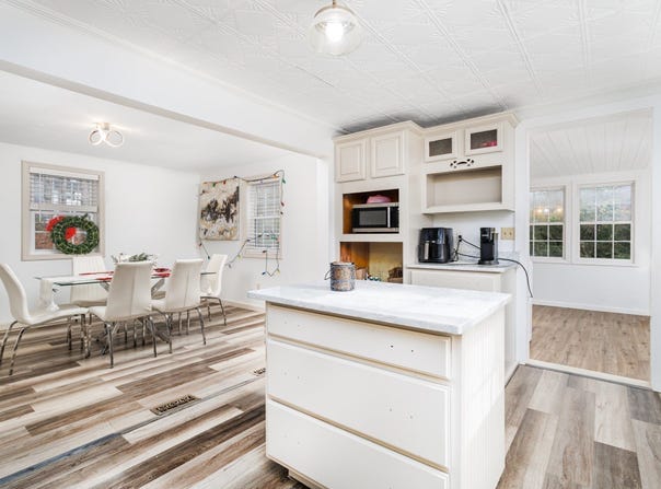 28 Holly Drive, Gardner, MA 01440