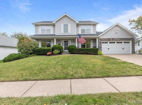 240 E Governor Place, St Charles, MO 63301