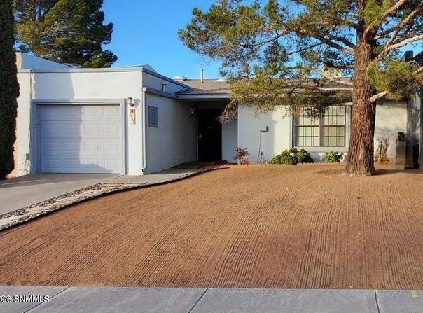 1061 Candeleras Street, Las Cruces, NM 88011
