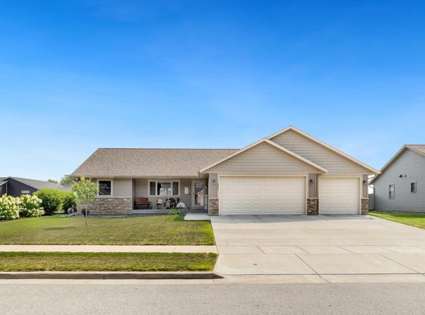 1912 McGilvray Way, Holmen, WI 54636