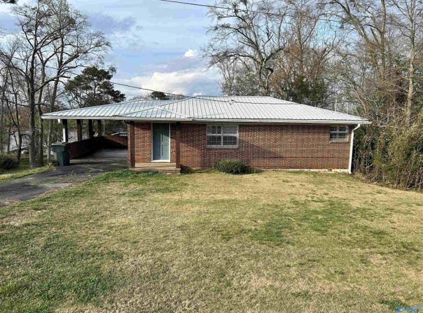 335 Lakeside Drive, Centre, AL 35960