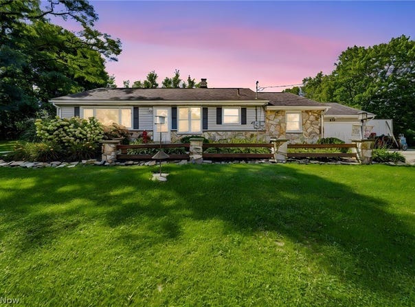 219 W Mennonite Road, Aurora, OH 44202