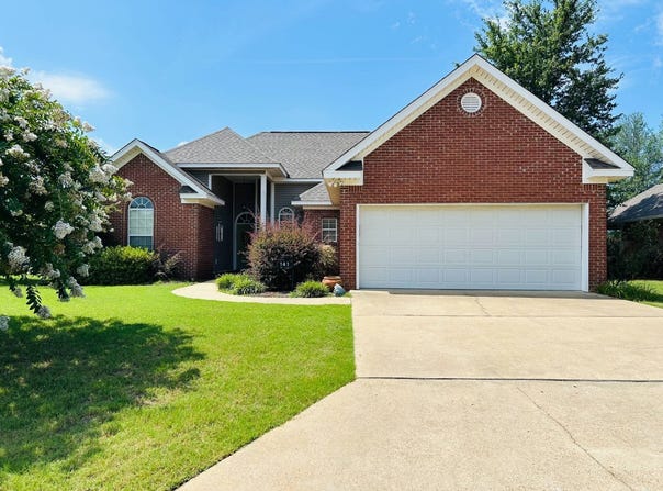 141 St James Place, Grenada, MS 38901