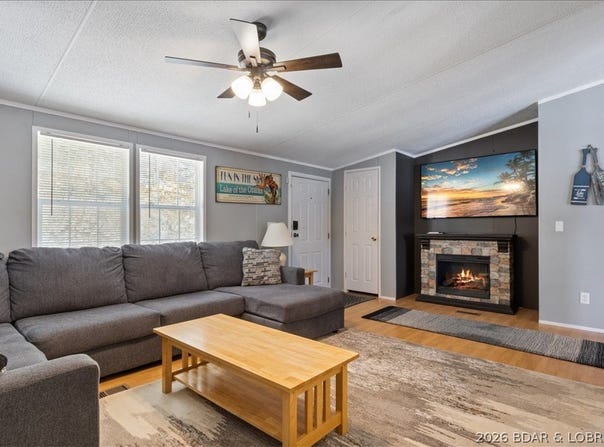 27420 Cross Lane Circle, Barnett, MO 65011