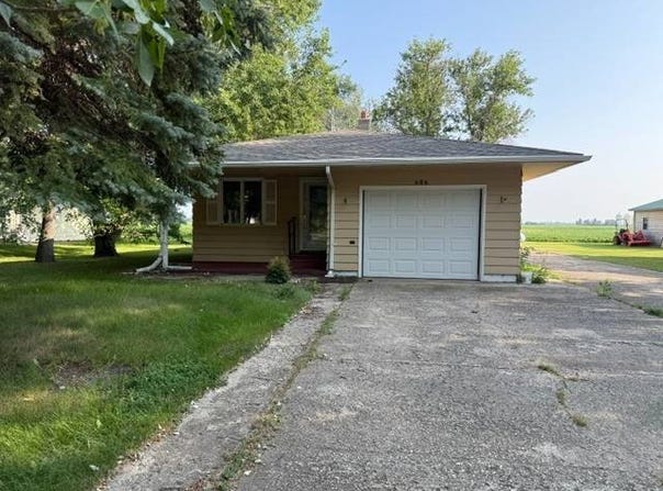606 4th Ave, Maddock, ND 58348