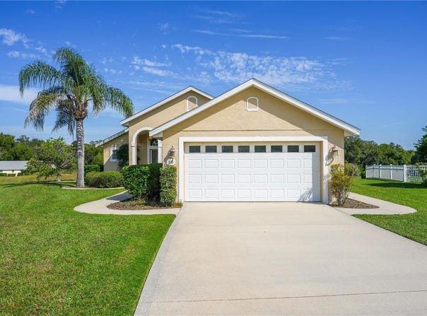 90 GOLFVIEW Circle, UMATILLA, FL 32784