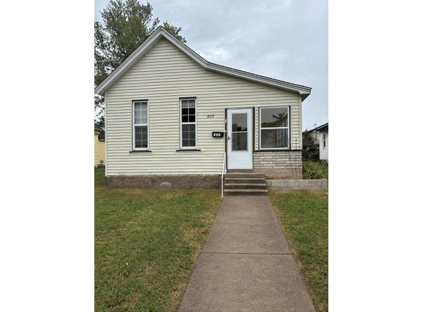 507 3rd Street, Monett, MO 65708