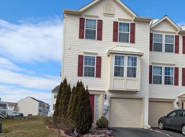 3207 ORCHARD VIEW Road, READING, PA 19606