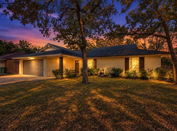 608 Ridgewood Circle, Hurst, TX 76054