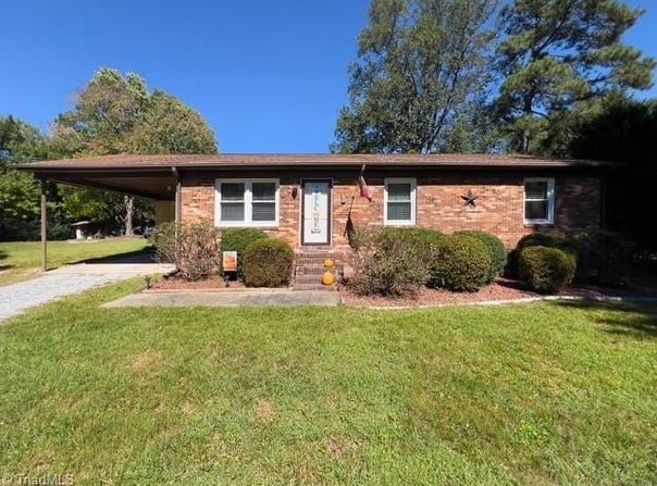 4851 Westray Lane, Walkertown, NC 27051