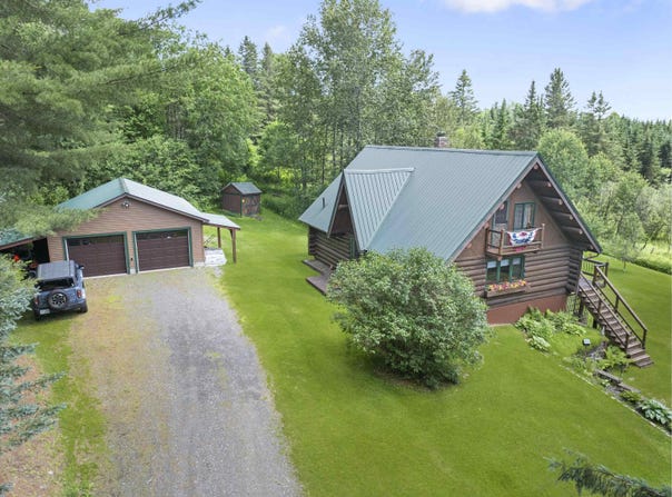226 E Colebrook Road, Colebrook, NH 03576