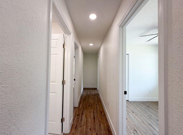 561 YALE ROAD, VENICE, FL 34293