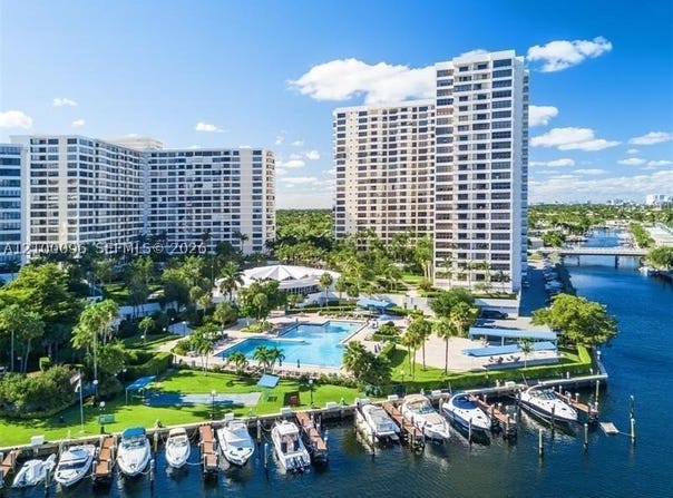 2500 Parkview Dr, Hallandale Beach, FL 33009
