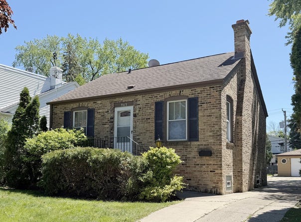 963 E Prairie Street, Des Plaines, IL 60016