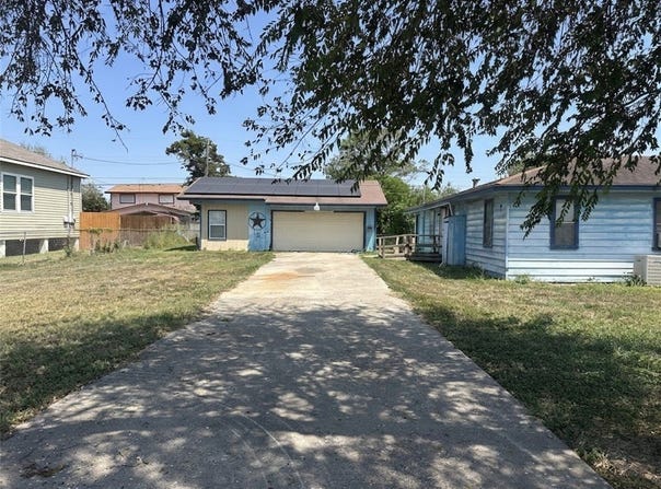 801 Ruben Chavez, Robstown, TX 78380
