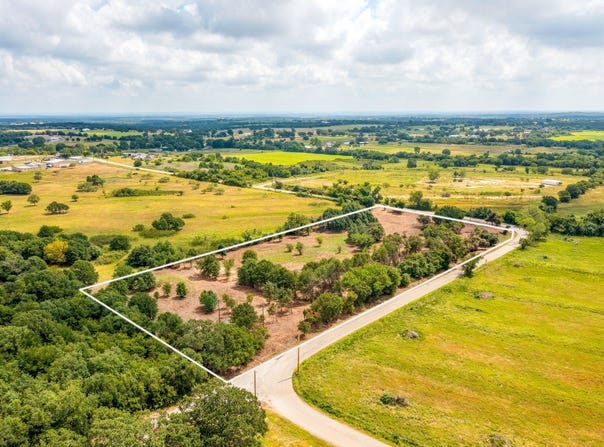 890 Clover Drive, Poolville, TX 76487