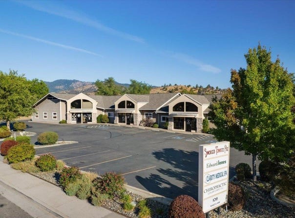 106 Ranch Ln, Yreka, CA 96097