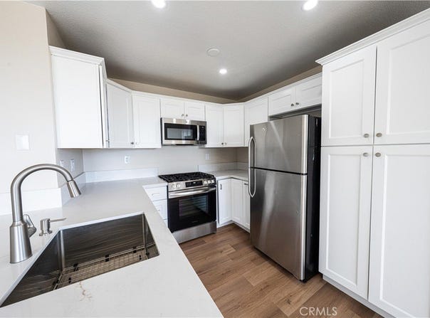 2568 Avenida Del, Corona, CA 92882