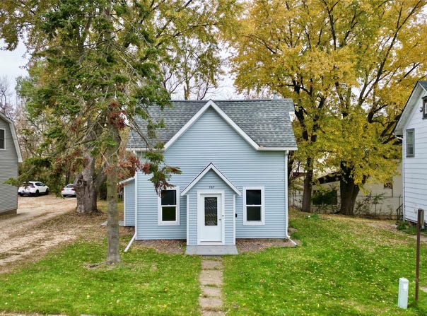 107 4th Street W, Menomonie, WI 54751