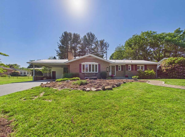 904 Buchanan Drive, Blacksburg, VA 24060