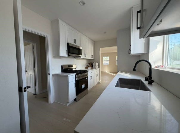 10633 Laurel Canyon Boulevard, Pacoima, CA 91331