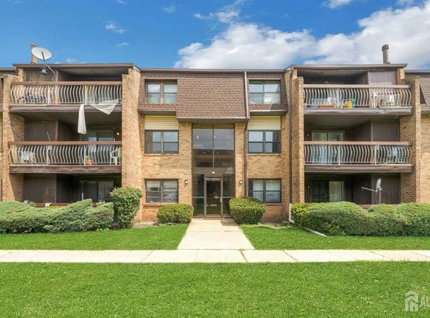 1520 Raspberry Court, Edison, NJ 08817