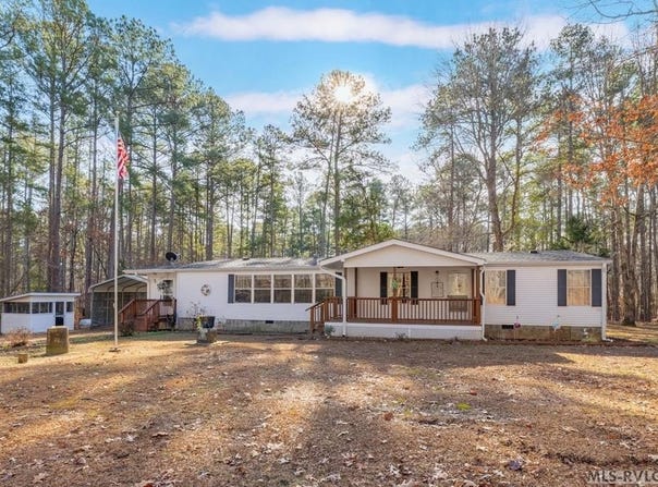 369 S Holiday Drive, Macon, NC 27551