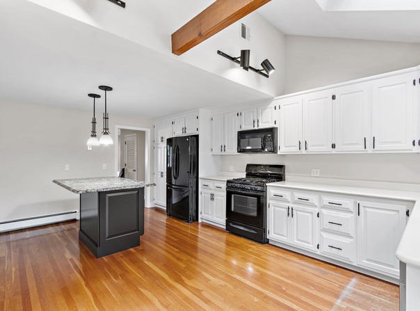 141 Longhill Rd, Franklin, MA 02038