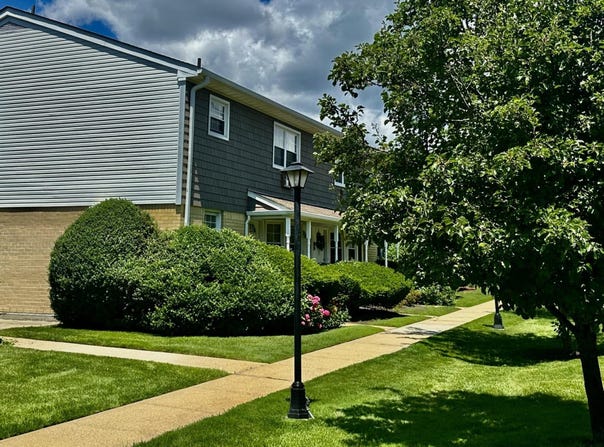 3922 Wilshire Lane, Oakdale, NY 11796