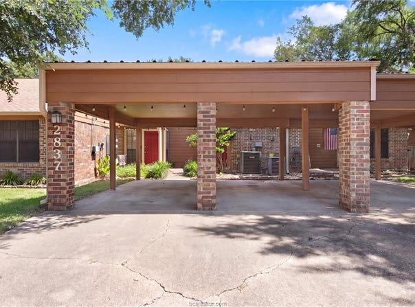 2837 Oakside Drive, Bryan, TX 77802