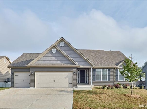 125 Hayfield Drive, Moscow Mills, MO 63362