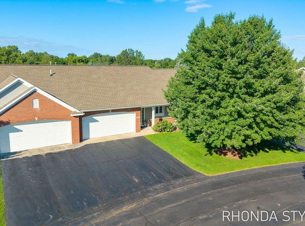 4732 CHARLESTON COURT, HOLLAND, MI 49423