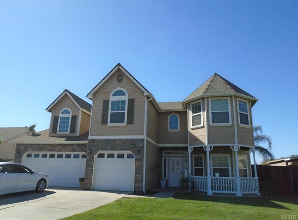 2288 N Arbor Avenue, Hanford, CA 93230