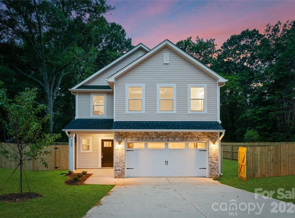 312 E Glendale Avenue, Mount Holly, NC 28120