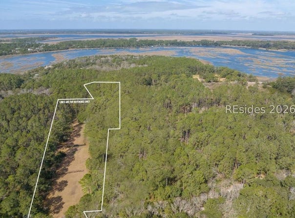 46 Old Smugglers Wharf Road, Saint Helena Island, SC 29920
