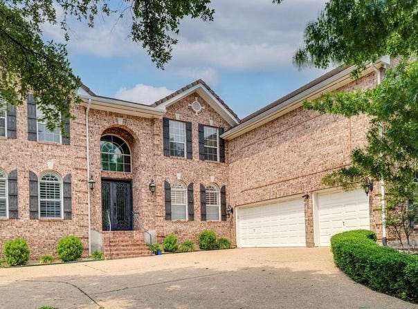 14 TORRINGTON Ln, The Hills, TX 78738