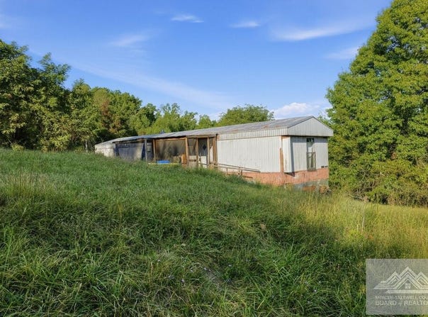 205 Hillside Dr, CHRISTIANSBURG, VA 24073